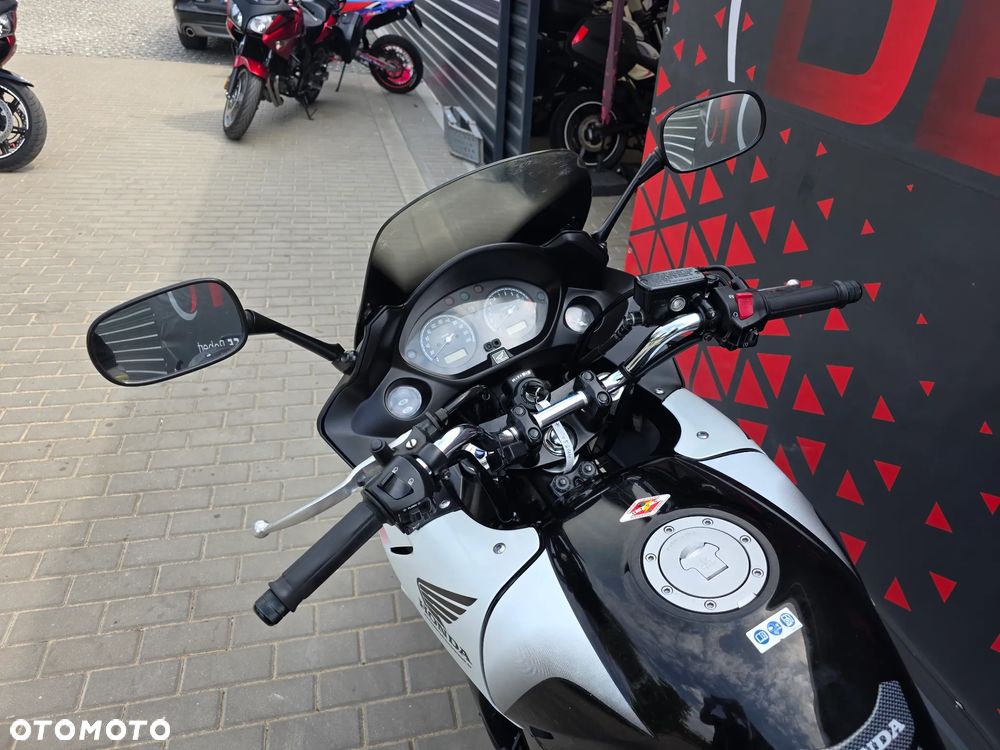 Honda CBF - 27