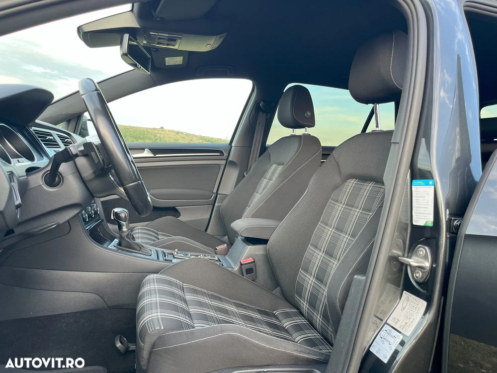 Volkswagen Golf 2.0 TDI DPF BMT DSG GTD - 17