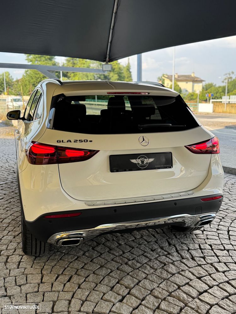 Mercedes-Benz GLA 250 e 8G-DCT Edition Progressive Line - 34