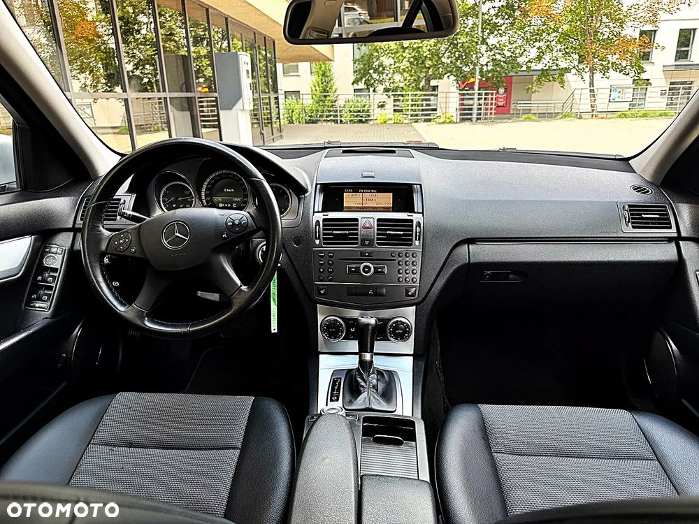 Mercedes-Benz Klasa C 200 (BlueEFFICIENCY) 7G-TRONIC Avantgarde - 21
