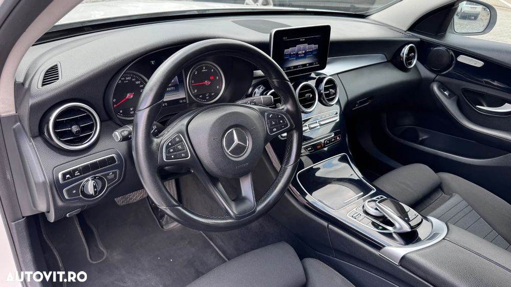 Mercedes-Benz C - 9