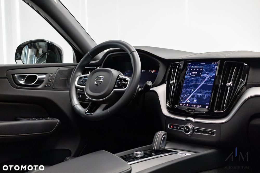 Volvo XC 60 B4 D AWD Plus Dark - 14