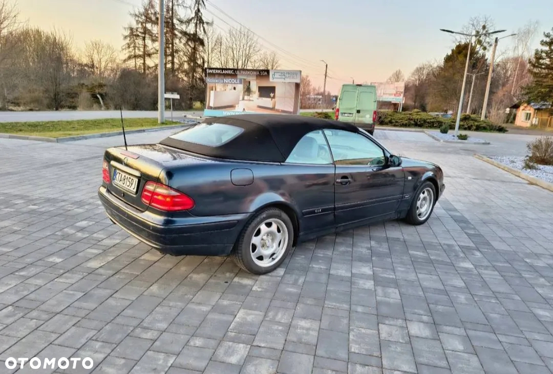 Mercedes-Benz CLK - 4