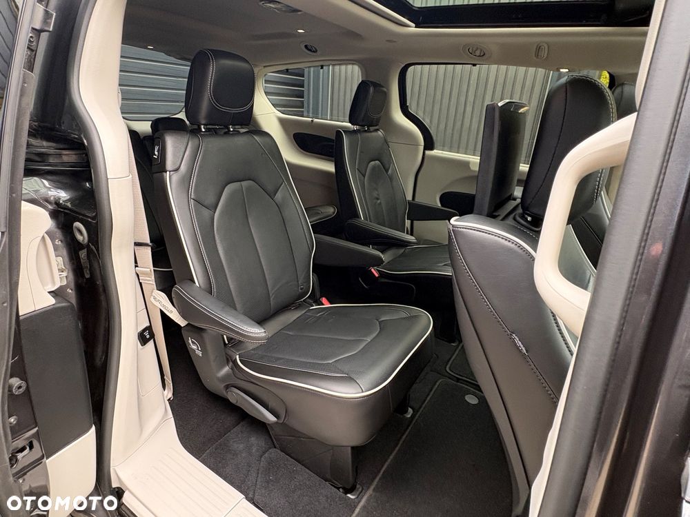 Chrysler Pacifica - 18