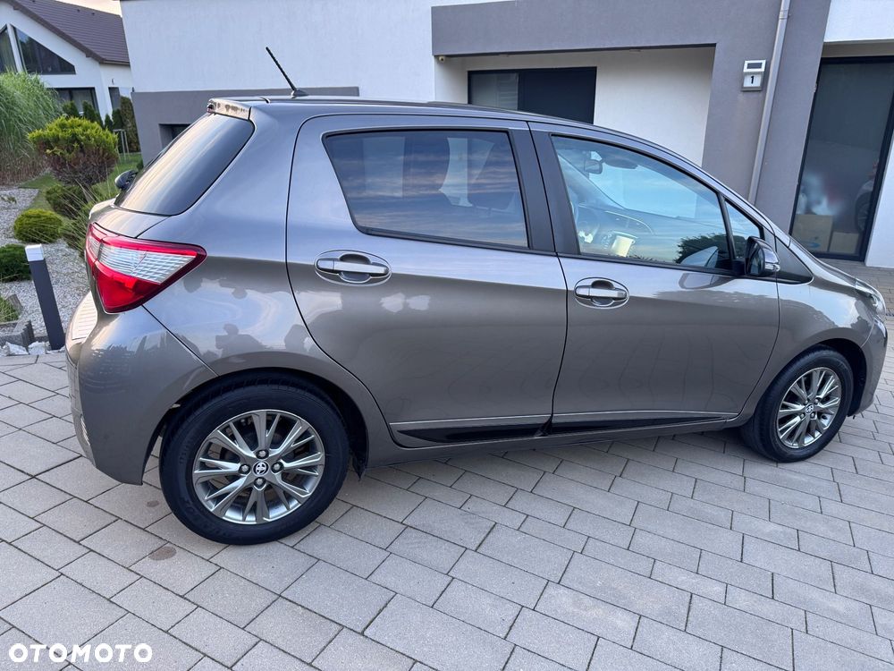 Toyota Yaris 1.5 Premium - 2