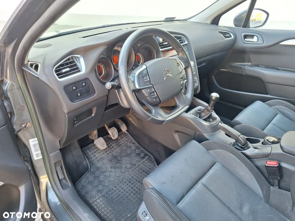 Citroën C4 VTi 120 Exclusive - 30