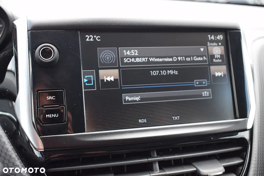 Peugeot 2008 1.2 Pure Tech Allure S&S - 17