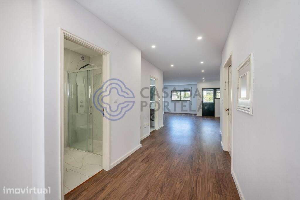 Apartamento T2 Renovado com Box | Vilar de Andorinho - Grande imagem: 4/37