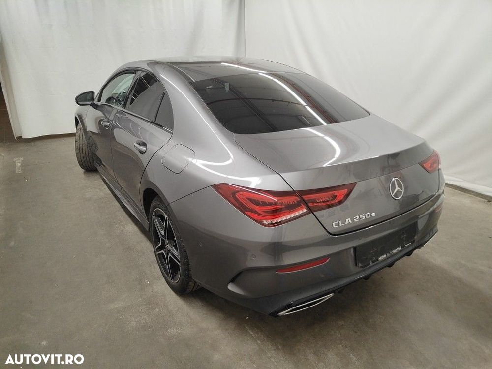 Mercedes-Benz CLA 250 e 8G-DCT AMG Line - 4