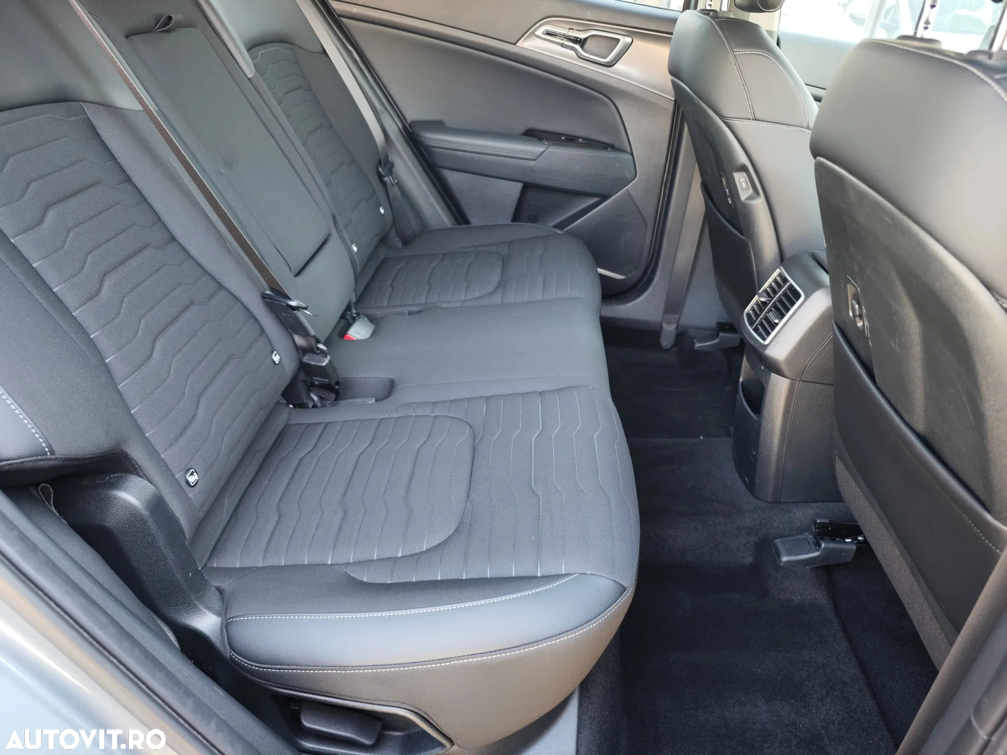 Kia Sportage 1.6 DSL MHEV 7DCT HP 4x2 Business Line - 17