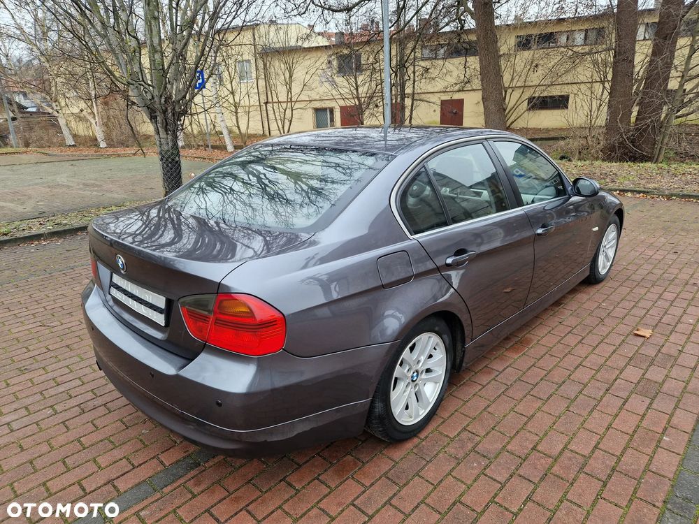 BMW Seria 3 325i - 3