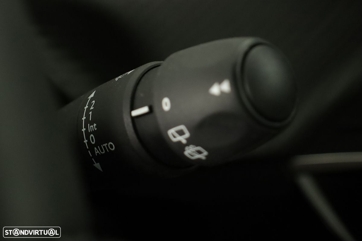 Peugeot 2008 1.2 PureTech Allure EAT8 - 18