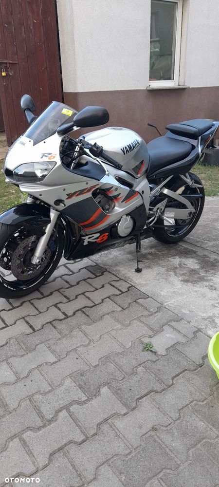 Yamaha R6 - 2