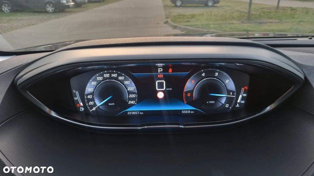 Peugeot 5008 BlueHDi 180 EAT8 GT Pack - 26