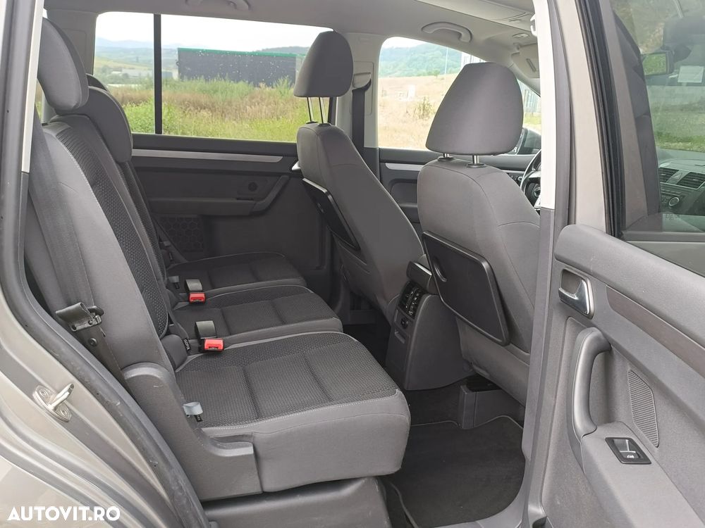 Volkswagen Touran 1.6 TDI DPF BlueMotion Technology Comfortline - 10