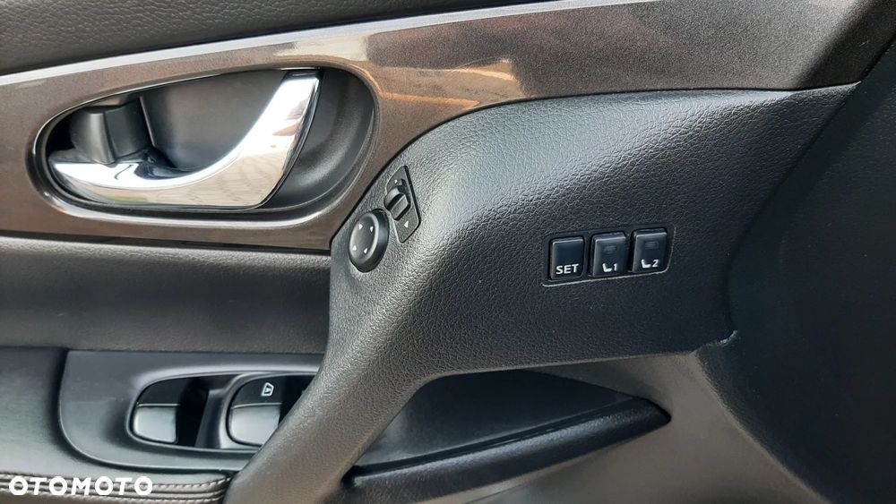 Nissan Rogue - 18