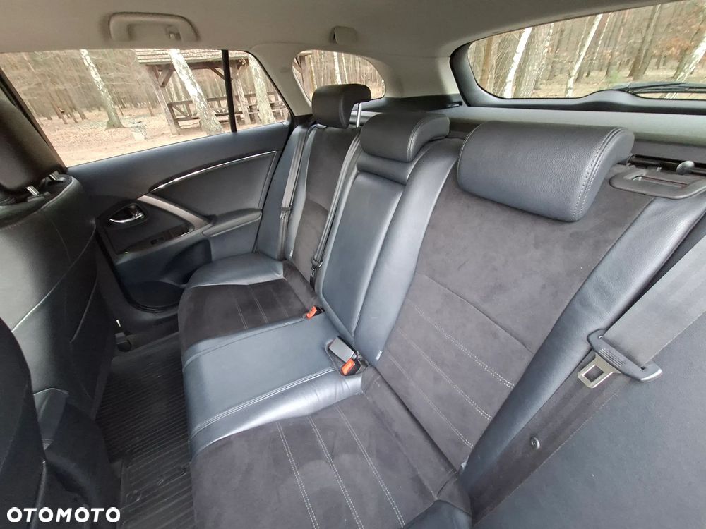 Toyota Avensis 2.0 D-4D Sol - 25