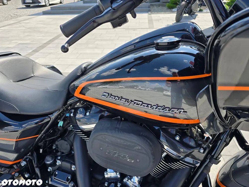 Harley-Davidson Touring Road Glide - 15