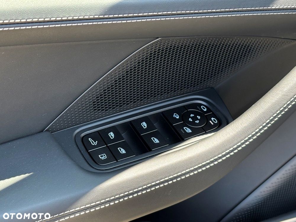 Porsche Panamera - 28