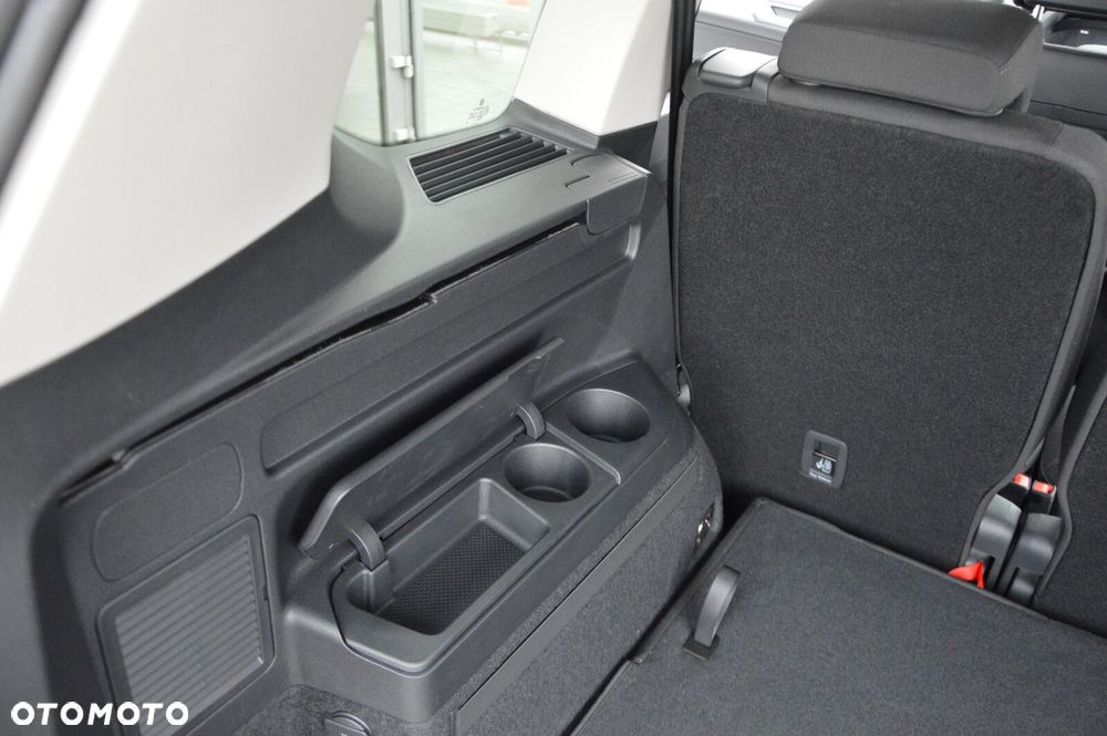 Volkswagen Touran - 24