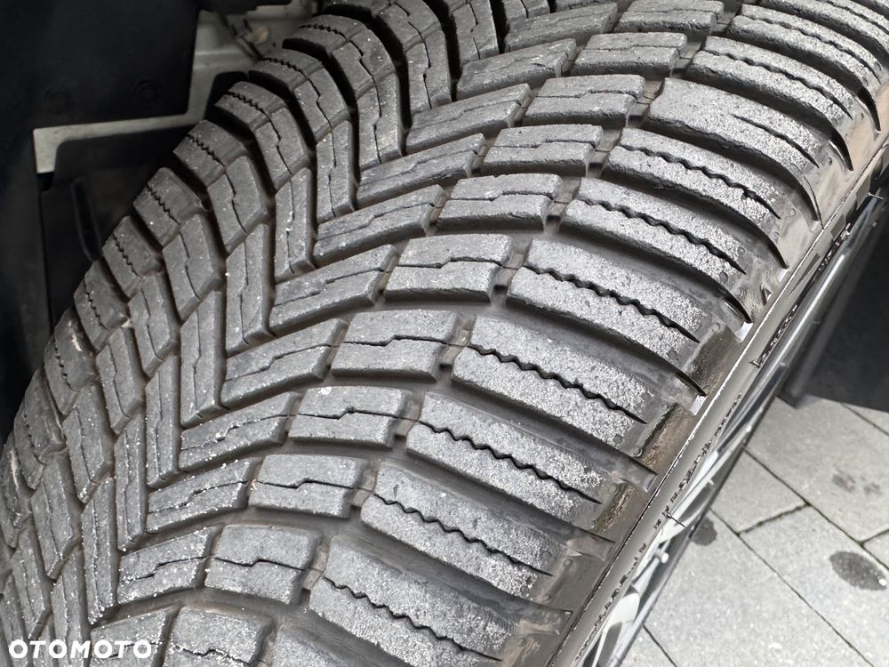 Nissan Qashqai 1.6 DCi TEKNA+ - 39