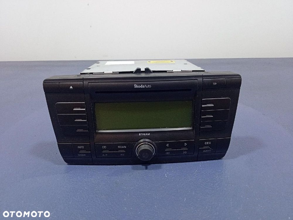 SKODA OCTAVIA II 04- RADIO CD FABRYCZNE OEM STREAM 1Z0035161A - 1