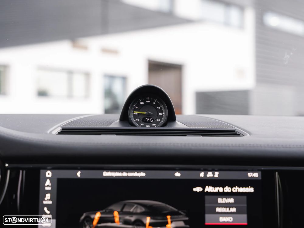 Porsche Panamera 4 E-Hybrid - 18