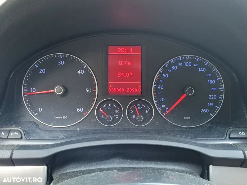 Volkswagen Golf 2.0 TDI DPF United - 10