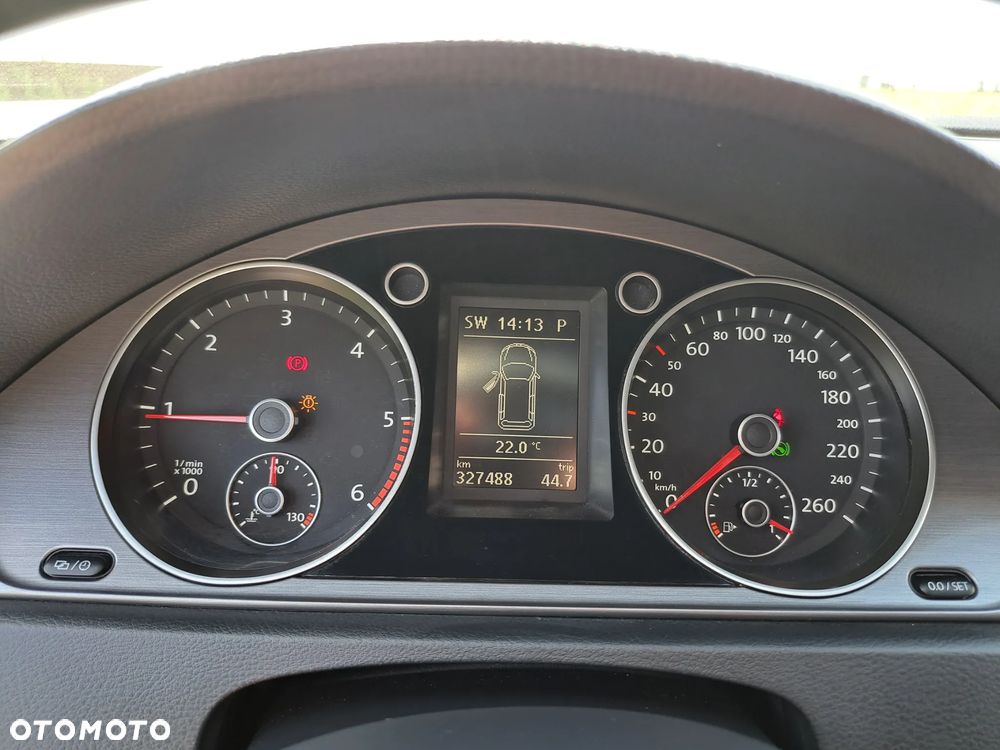 Volkswagen Passat 2.0 TDI Comfortline DSG - 11