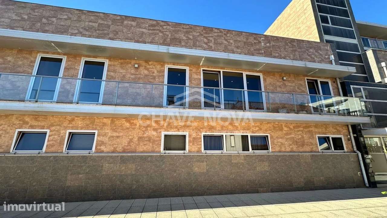 T4 em Condomínio Fechado com Piscina | Centro da Póvoa de Varzim - Grande imagem: 3/33