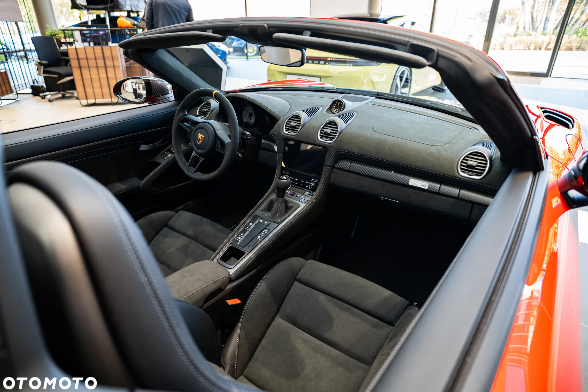 Porsche 718 Spyder - 12