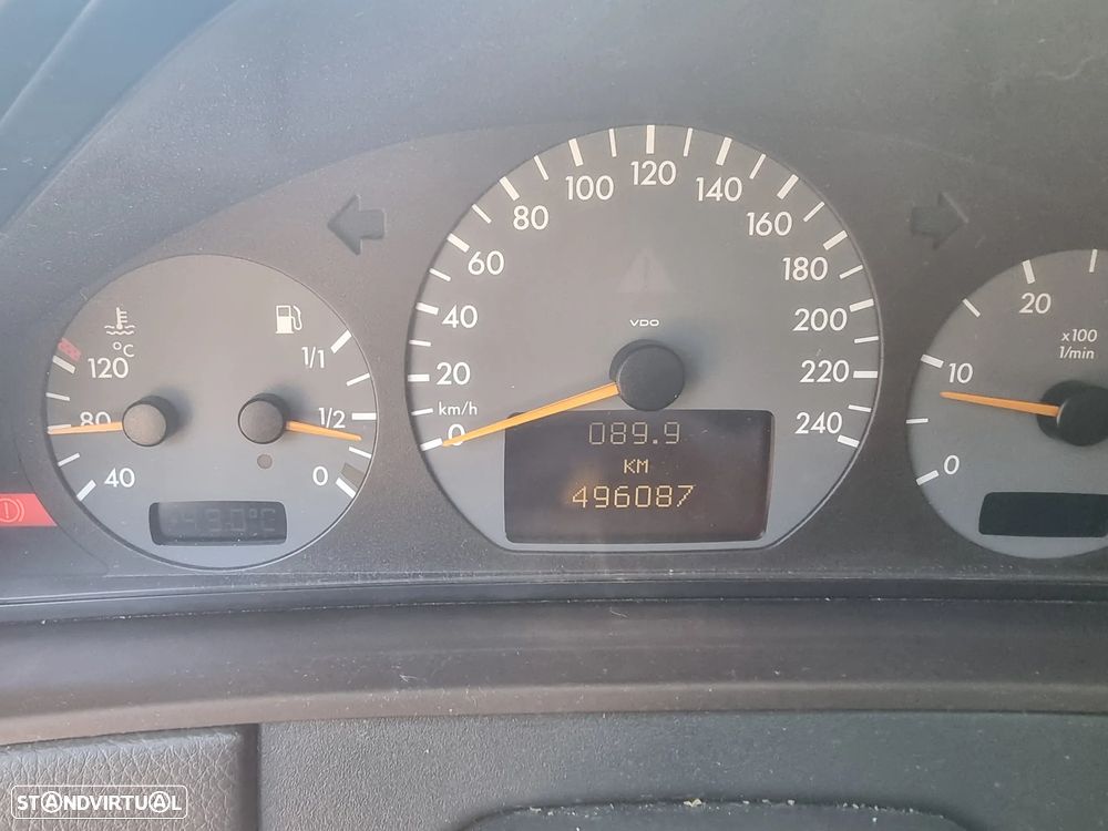 Mercedes-Benz E 220 - 3