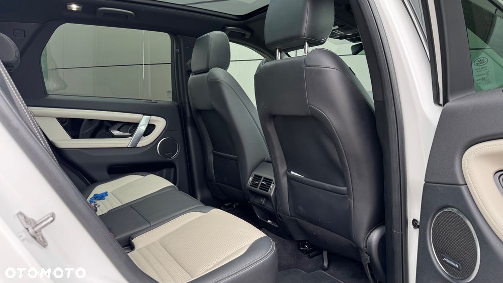 Land Rover Discovery Sport 2.0 P250 mHEV R-Dynamic SE - 14