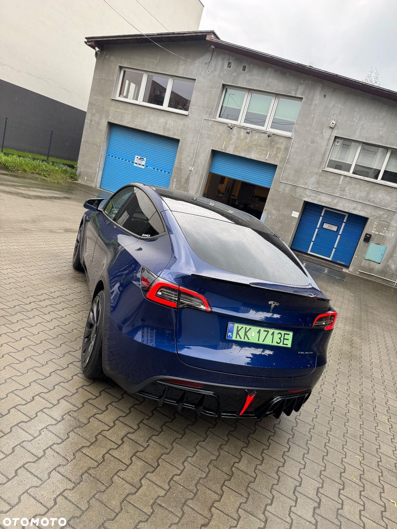 Tesla Y - 16