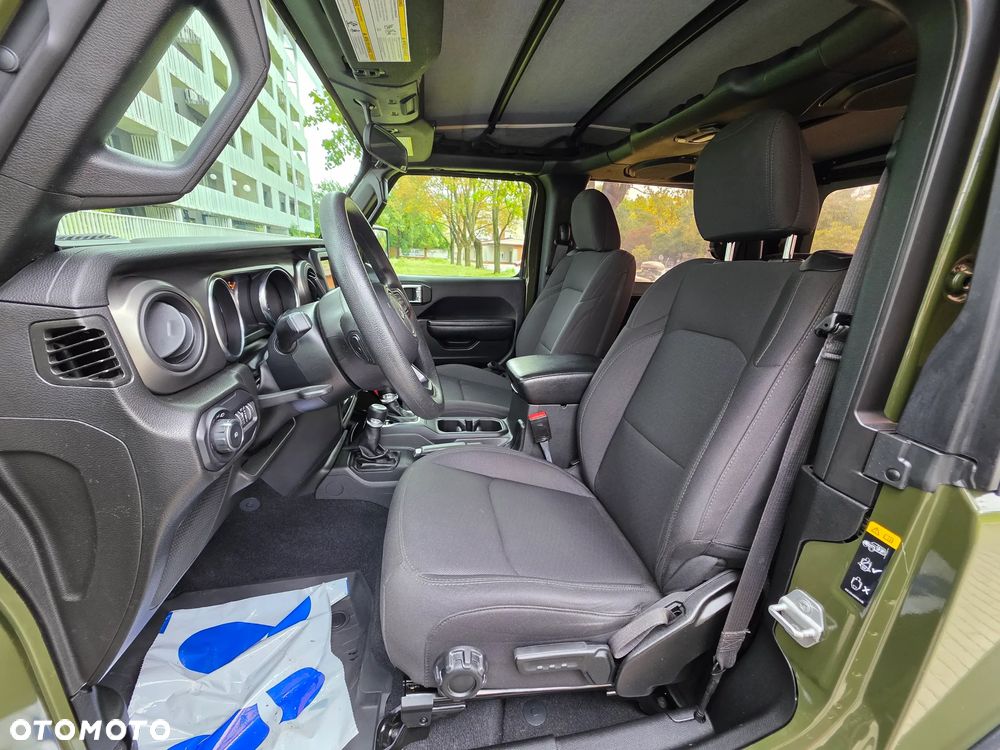 Jeep Wrangler - 5
