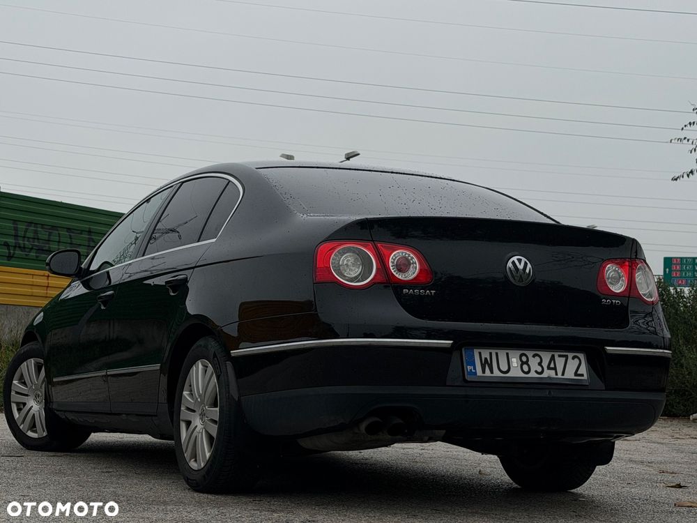 Volkswagen Passat 2.0 TDI Highline - 9