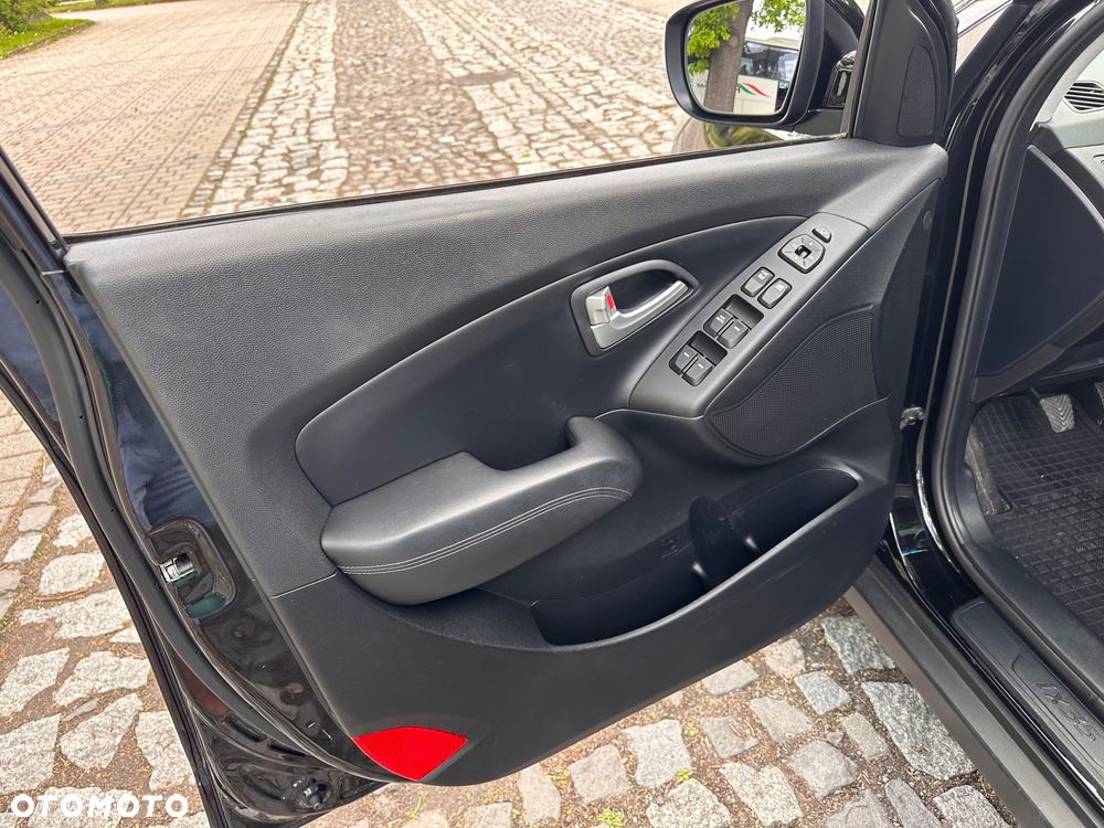 Hyundai ix35 1.7 CRDi 2WD blue Style - 36