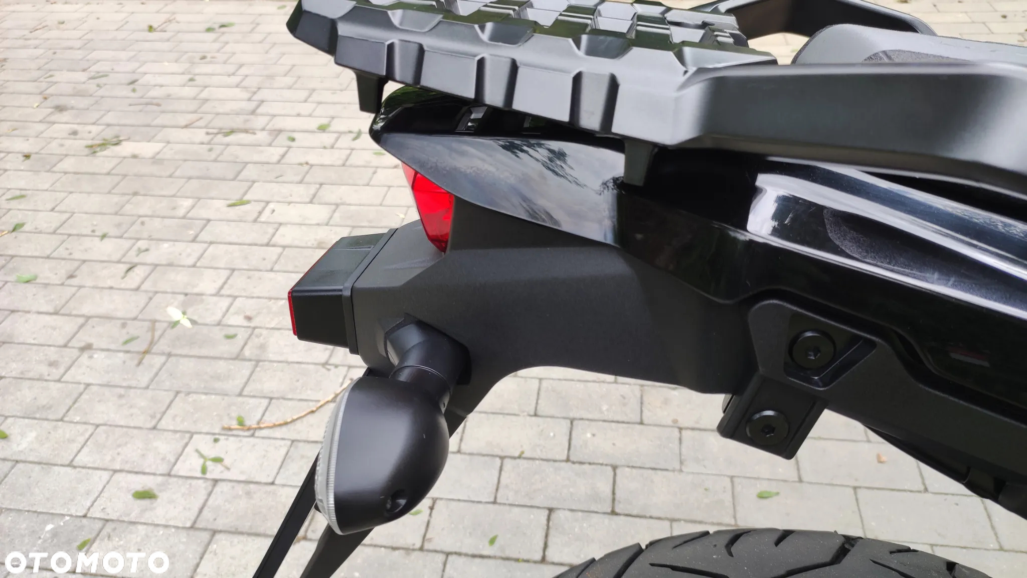 Suzuki V-STROM - 25