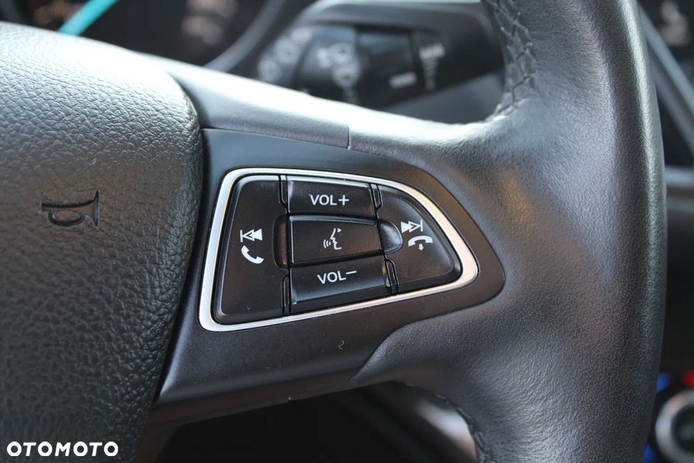 Ford Kuga 2.0 TDCi 2x4 Titanium - 24