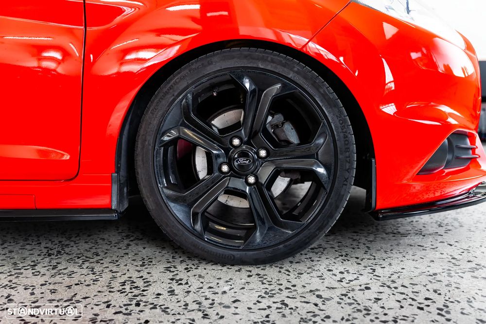 Ford Fiesta 1.6 EcoBoost ST - 11