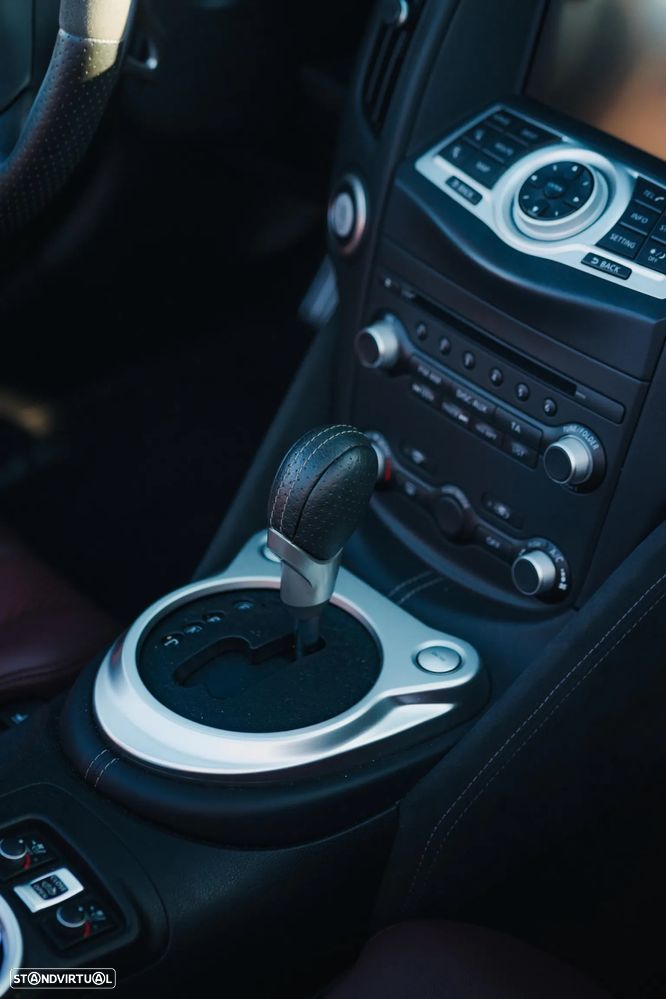Nissan 370 Z Pack NAV+JA19+AS AT - 12