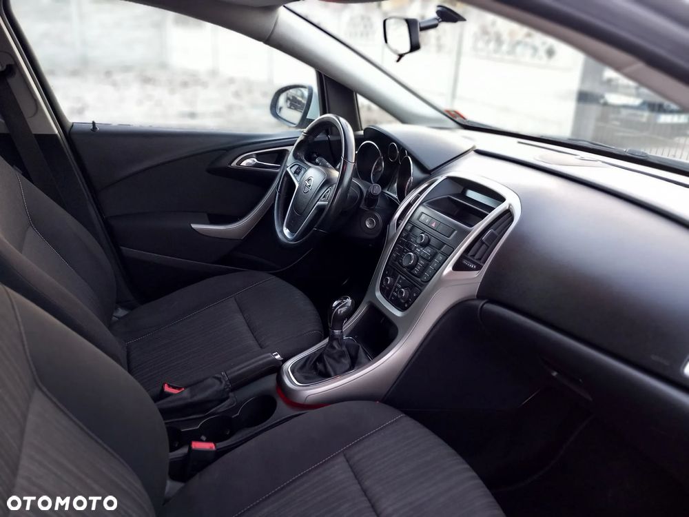 Opel Astra 1.6 150 Jahre - 18