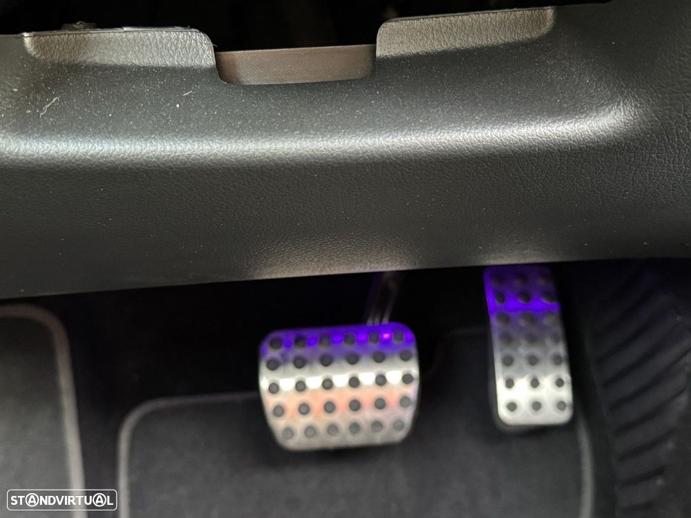 Mercedes-Benz GLA 250 4Matic AMG Line - 37