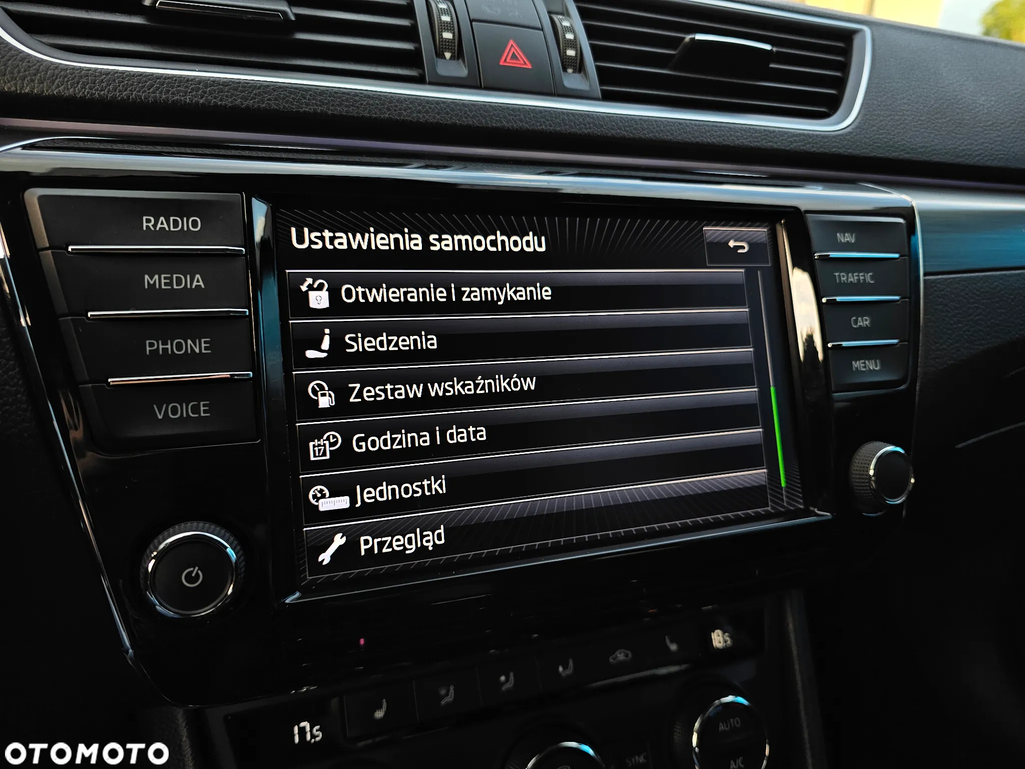 Skoda Superb 2.0 TDI Style DSG - 24