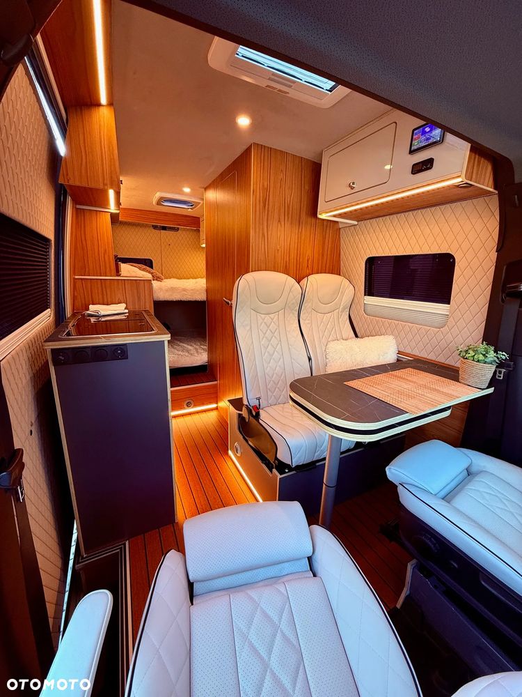 Mercedes-Benz Sprinter - 2