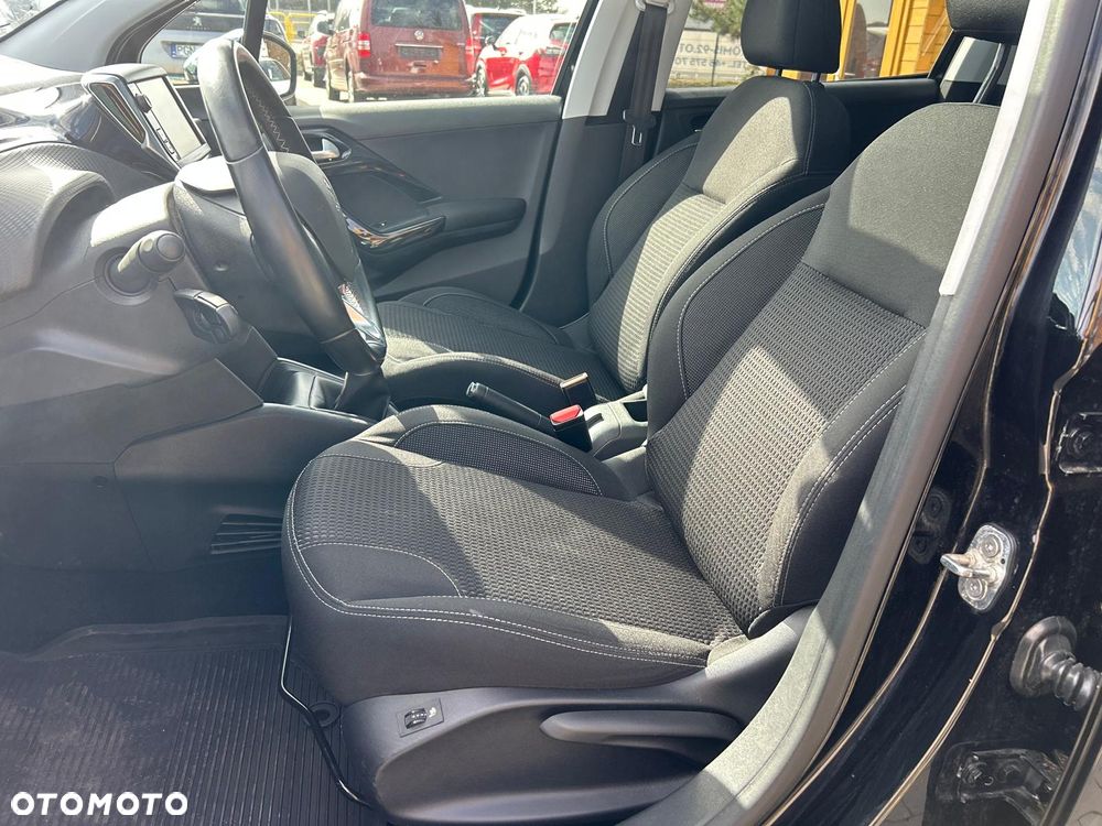 Peugeot 208 1.5 BlueHDi Allure Pack S&S - 16