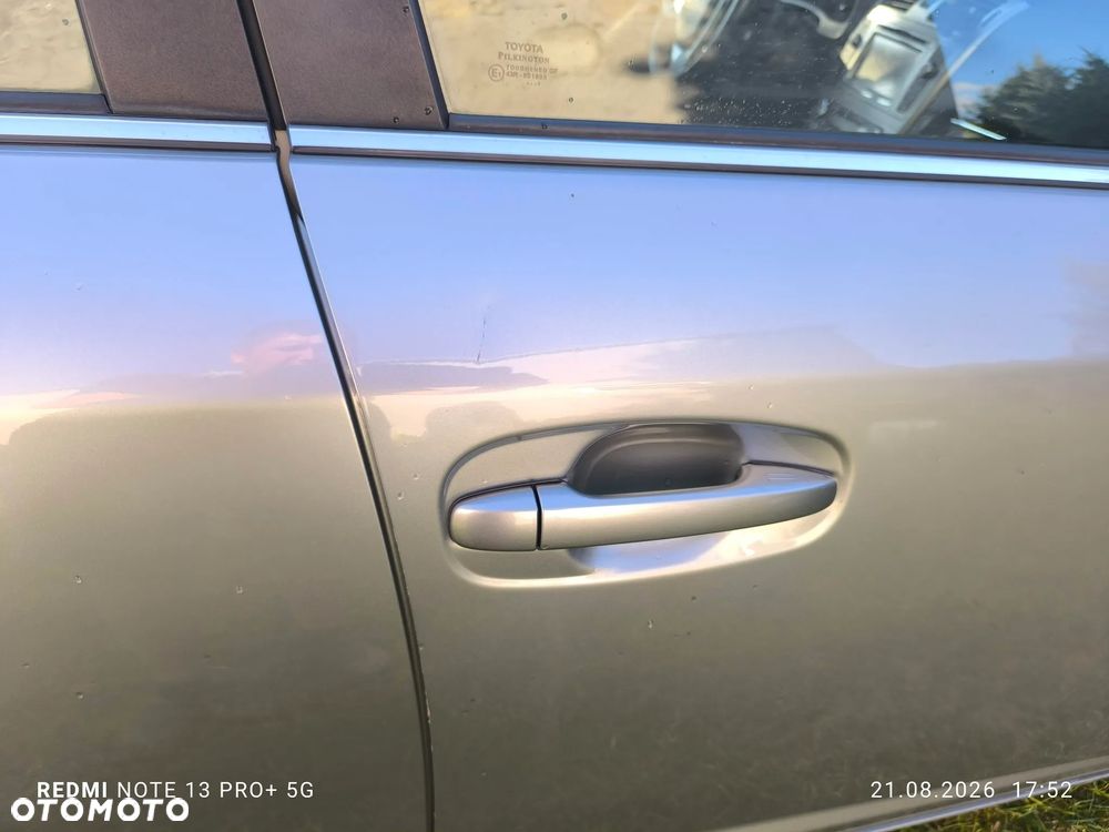 Toyota Avensis 1.8 Premium - 12