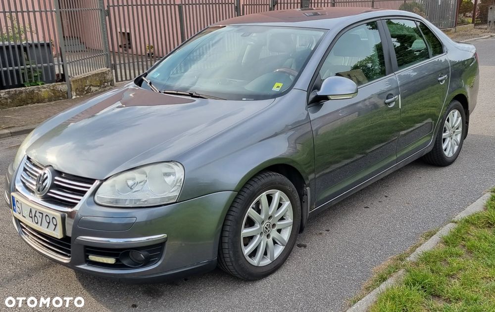 Volkswagen Jetta - 3