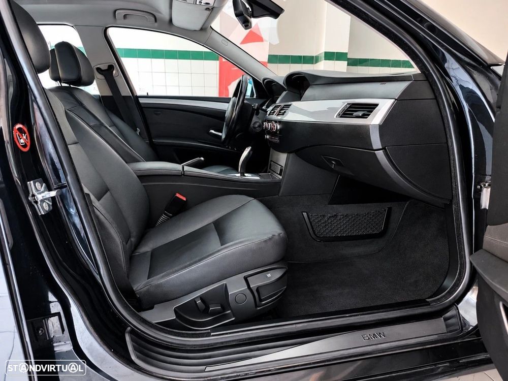 BMW 520 dA Executive - 11