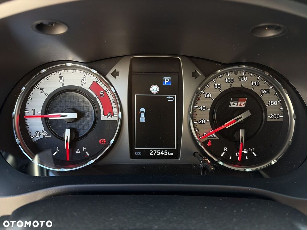 Toyota Hilux 2.8 D-4D Double Cab GR Sport 4x4 - 18